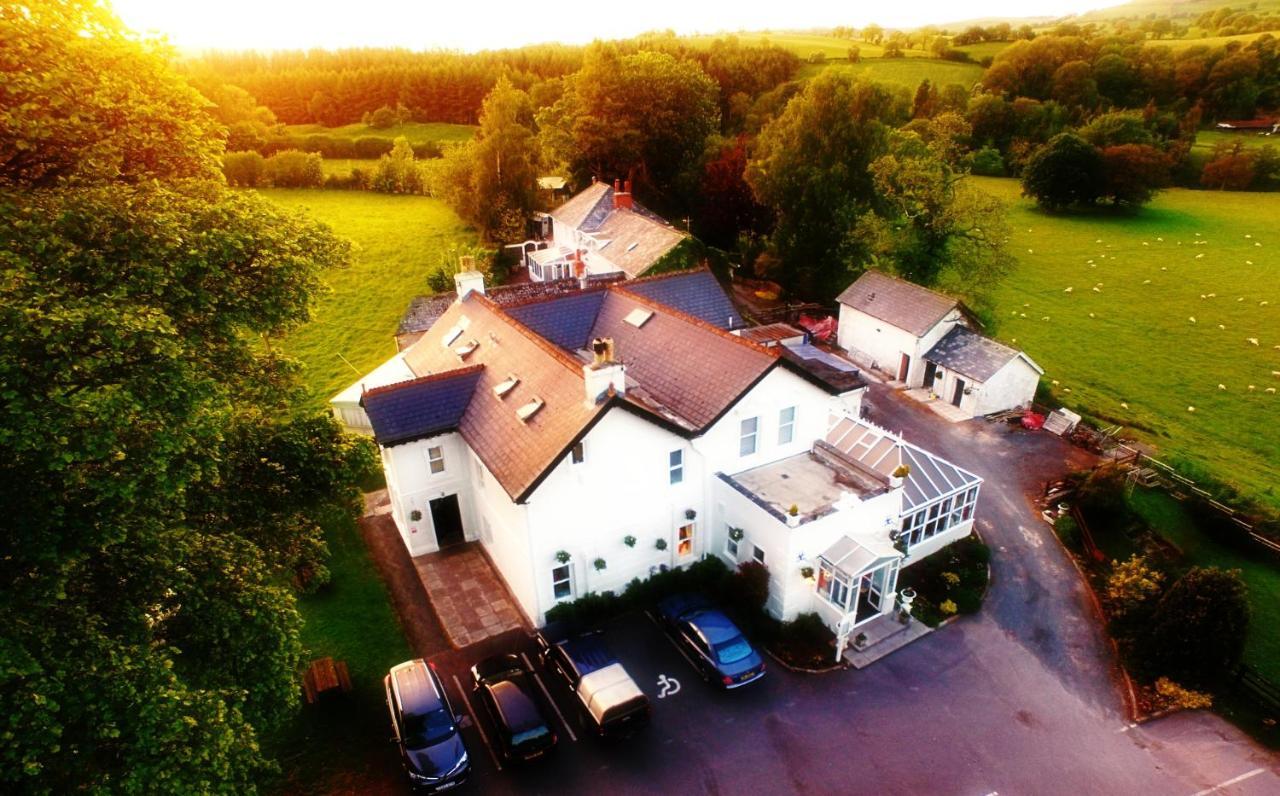 Hotel The White House Sennybridge Esterno foto